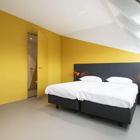 Via Amsterdam Hostel *