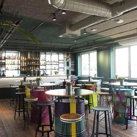 Via Amsterdam Diemen