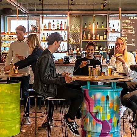 Via Amsterdam Hostel *