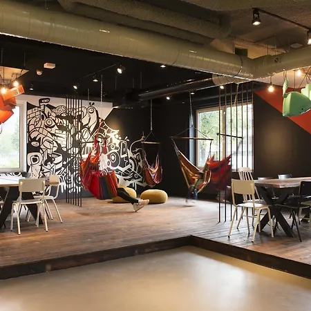 Via Amsterdam Hostel