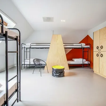 Via Amsterdam Hostel *