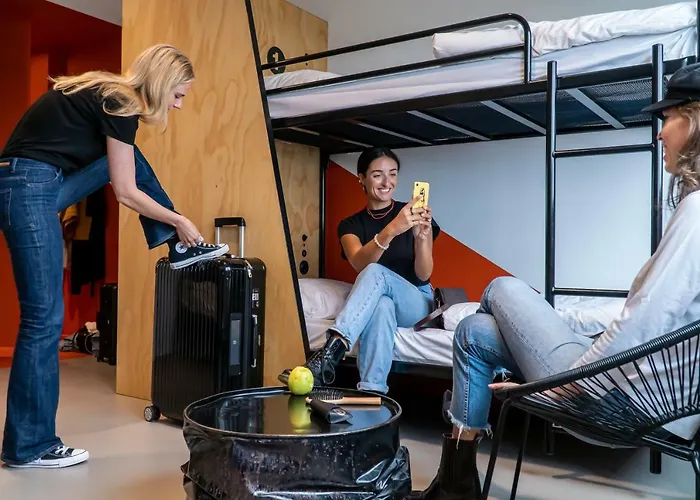 Via Amsterdam Hostel