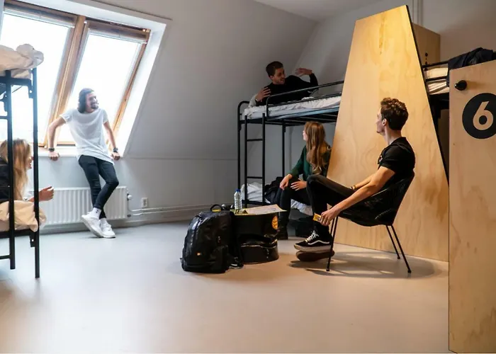 Via Amsterdam Hostel *