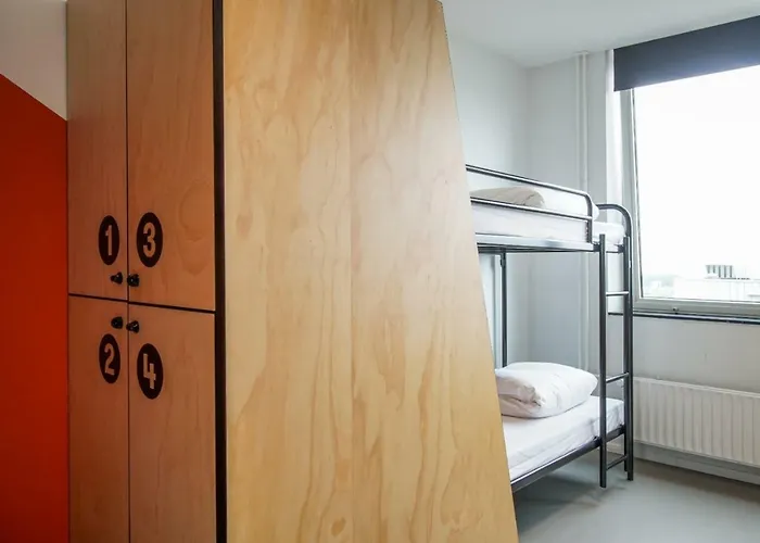 Via Amsterdam Hostel *