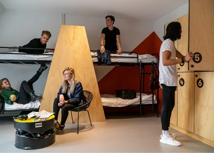 Via Amsterdam Hostel *