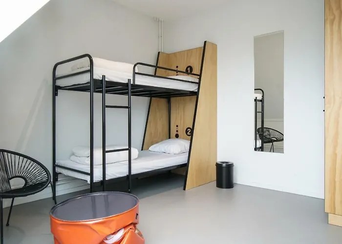 Via Amsterdam Hostel