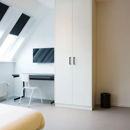 Via Amsterdam Hostel *