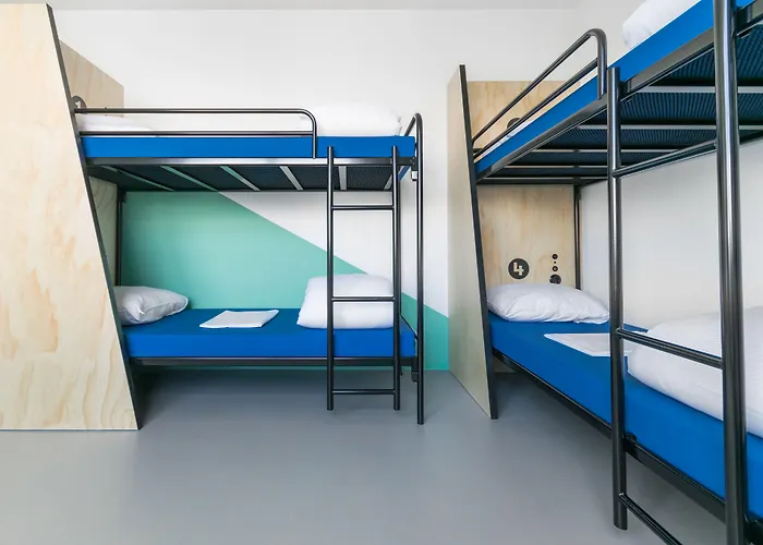 بيت شباب فيا أمستردام