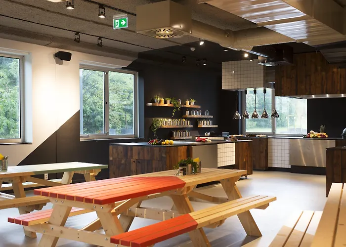 فيا أمستردام *