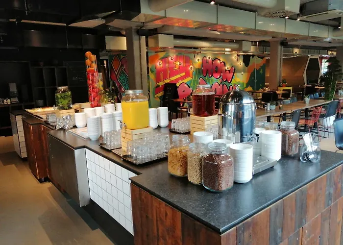 بيت شباب فيا أمستردام *